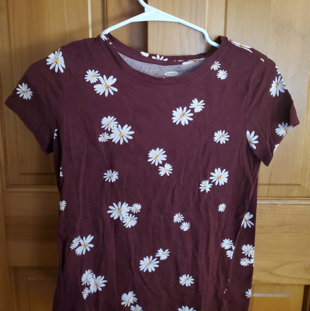 Maroon daisy top